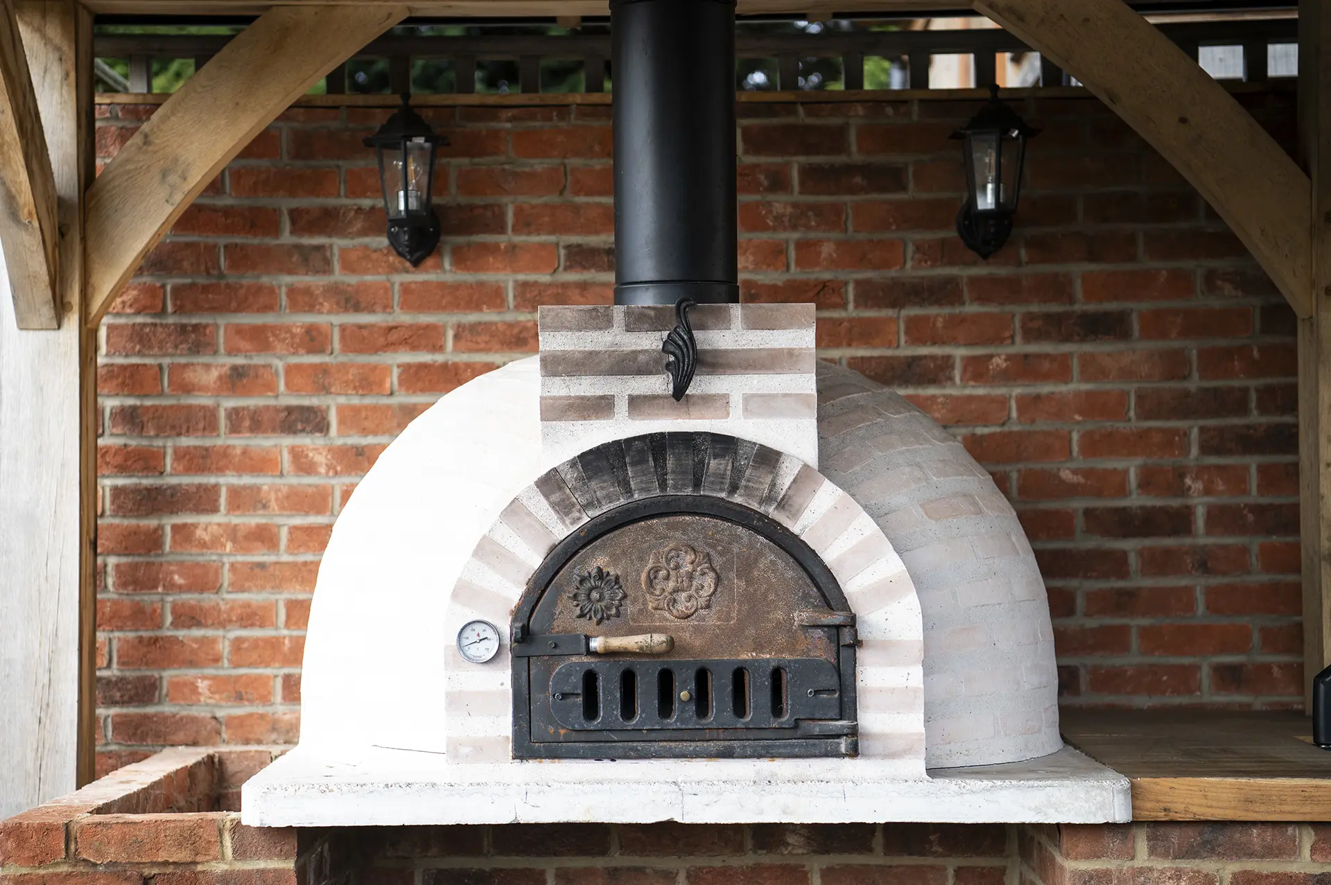 Brookfield Barn outdoor kitchen pizza oven