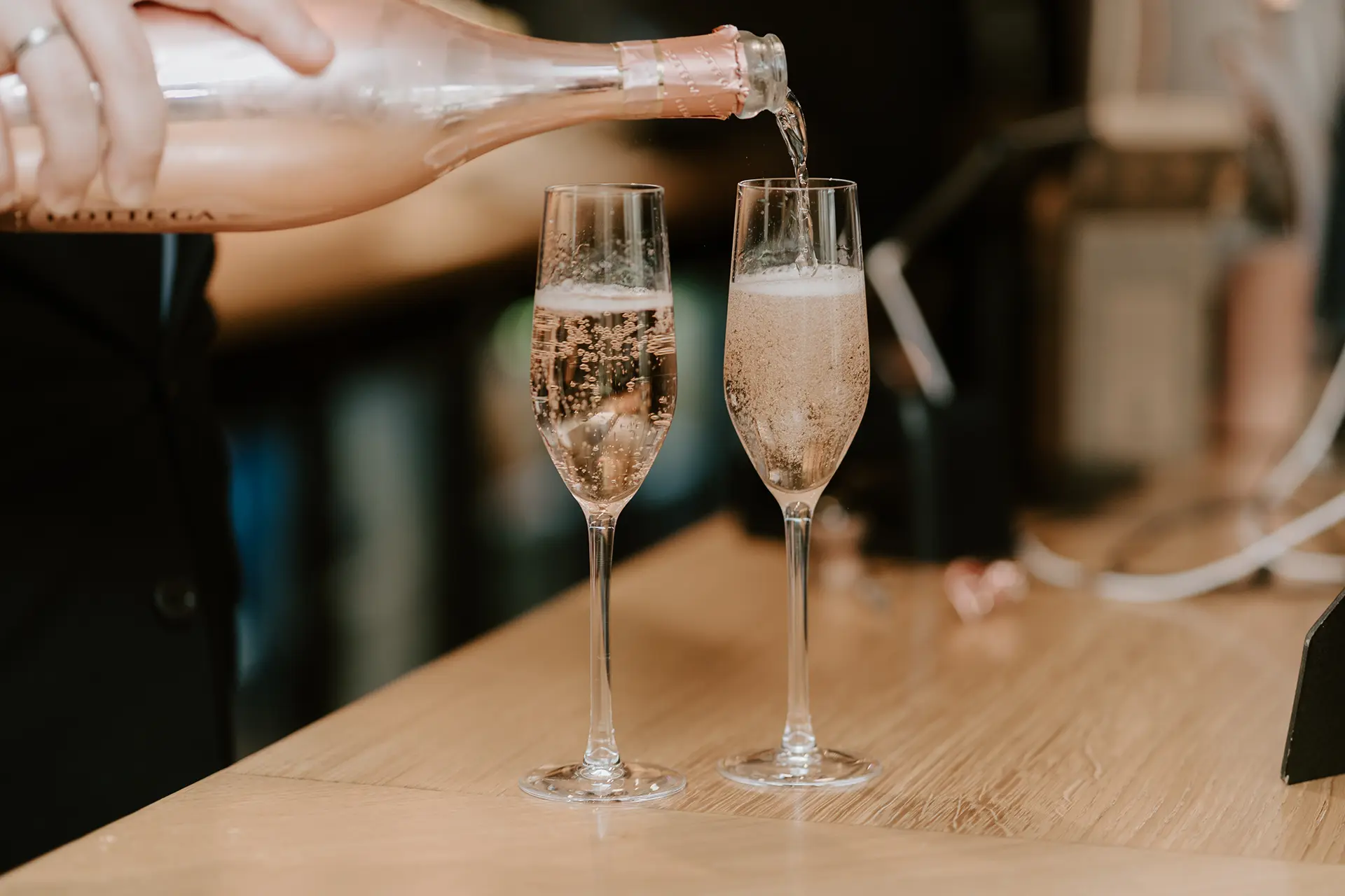 Brookfield Barn wedding reception drinks service