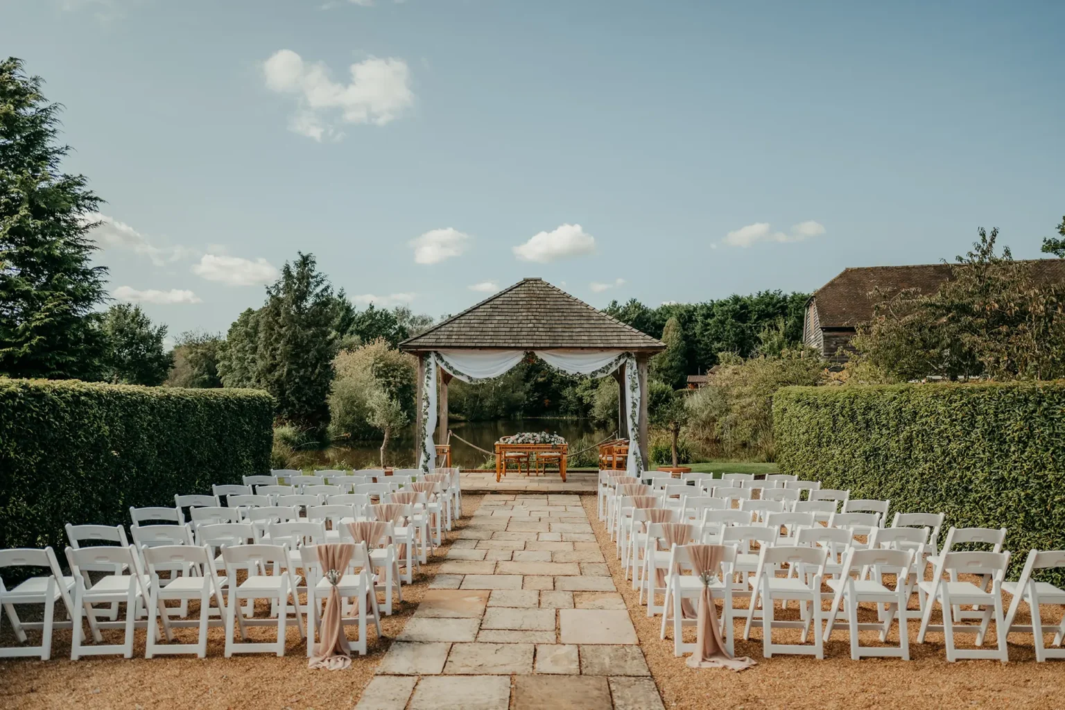 Brookfield Barn out door wedding ceremony